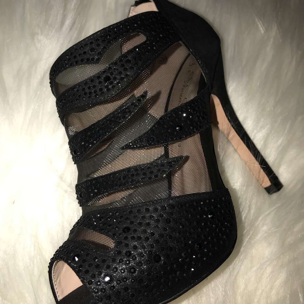 Heels - Picture 7 of 8